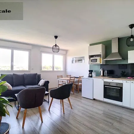 Beau Duplex Et Proche De La *