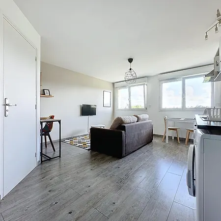 Appartement Beau Duplex Et Proche De La *