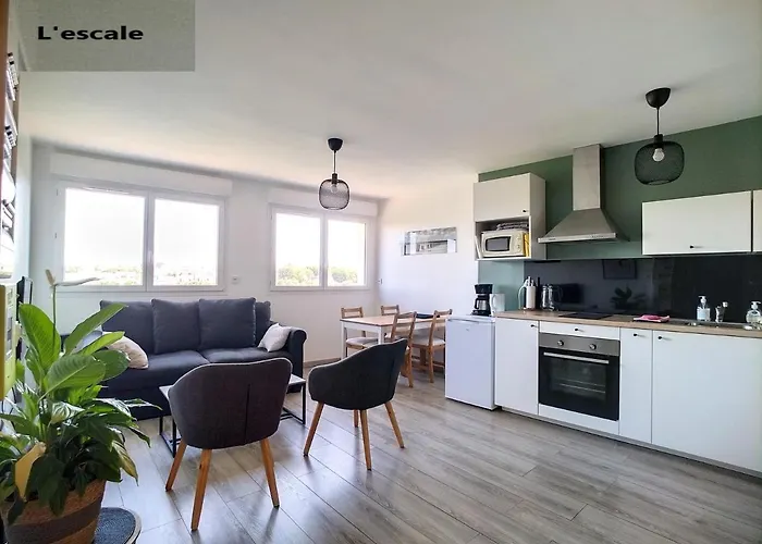 Beau Duplex Et Proche De La *