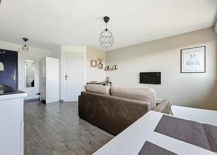 Beau Duplex Et Proche De La *